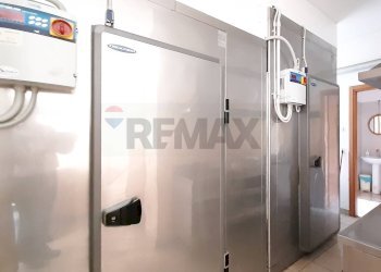 Bagno - Commercial Premises Corte della Seta
 
18, Sernaglia della Battaglia - photo 20