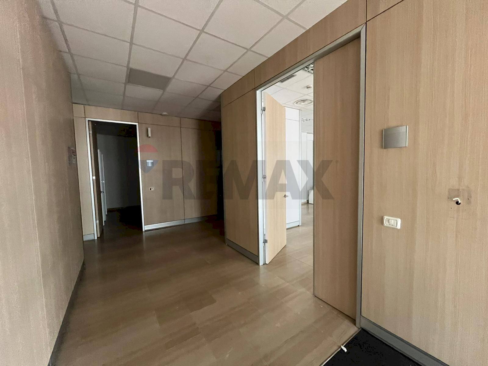 Hall / corridoio - Ufficio Via Arturo Toscanini
 
19, Bari - foto 3