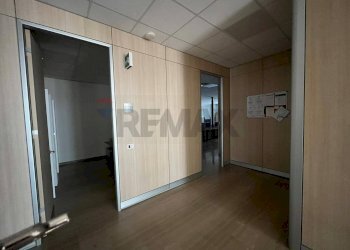 Hall / corridoio - Office Via Arturo Toscanini
 
19, Bari - photo 6