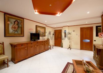 Soggiorno - Quadrilocale Viale Unità d'Italia
 
2/A, Cassano delle Murge - foto 2