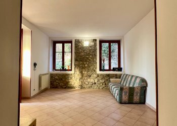 Foto 2 - Trilocale Contrada California
 
17, Cocquio-Trevisago - foto 2