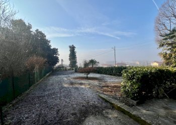 Foto 11 - Trilocale Contrada California
 
17, Cocquio-Trevisago - foto 11