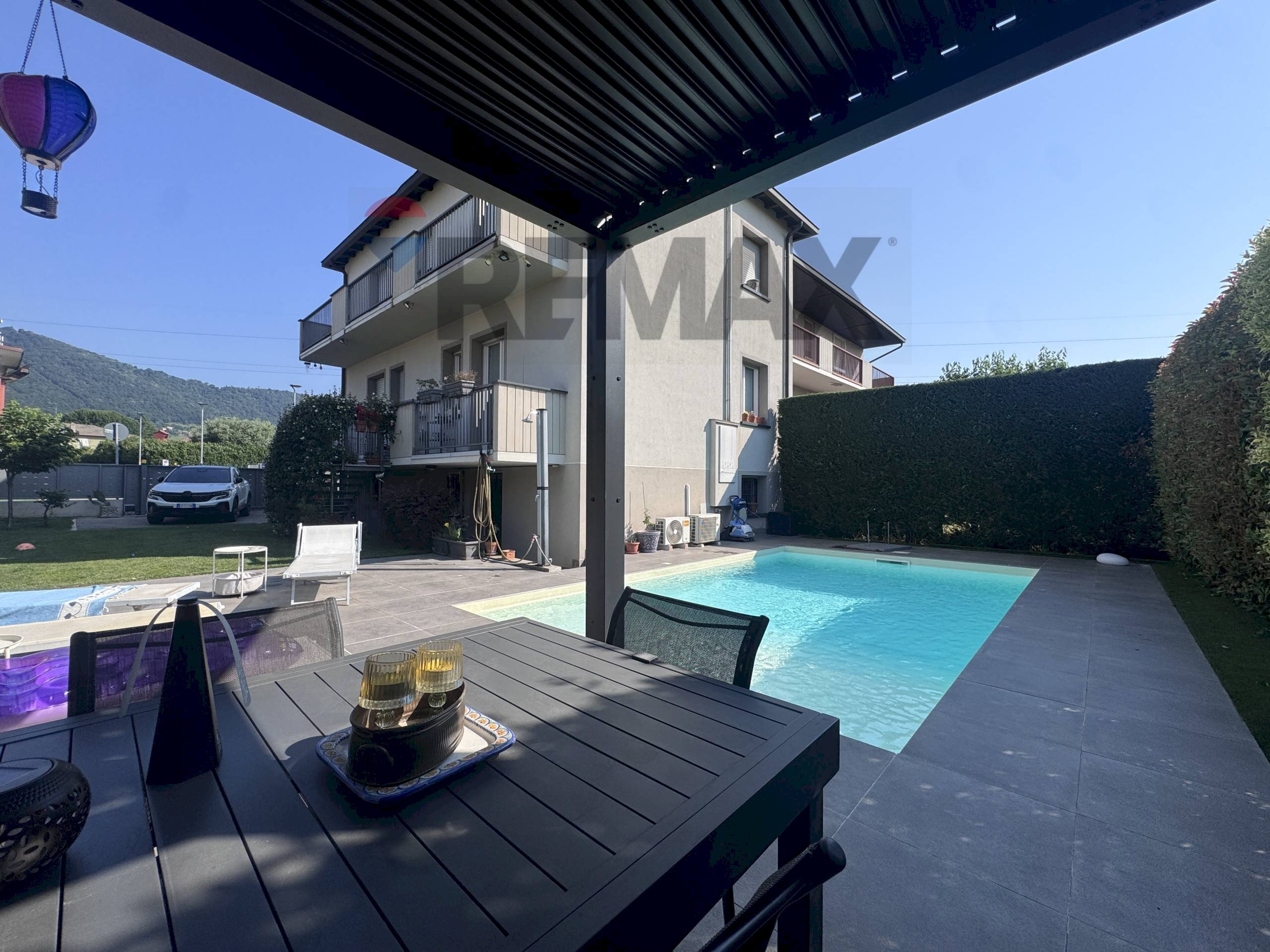 Piscina - Semi-detached house Carducci
18, Ranica - photo 2