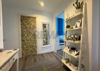 Hall / corridoio - Semi-detached house Carducci
 
18, Ranica - photo 23