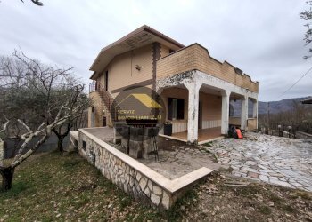 Foto 3 - Quadrilocale via valle berta
 
65, Agosta - foto 3