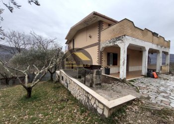 Foto 3 - Trilocale via valle berta
 
65, Agosta - foto 3