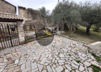 Foto 4 - Trilocale via valle berta
 
65, Agosta - foto 4