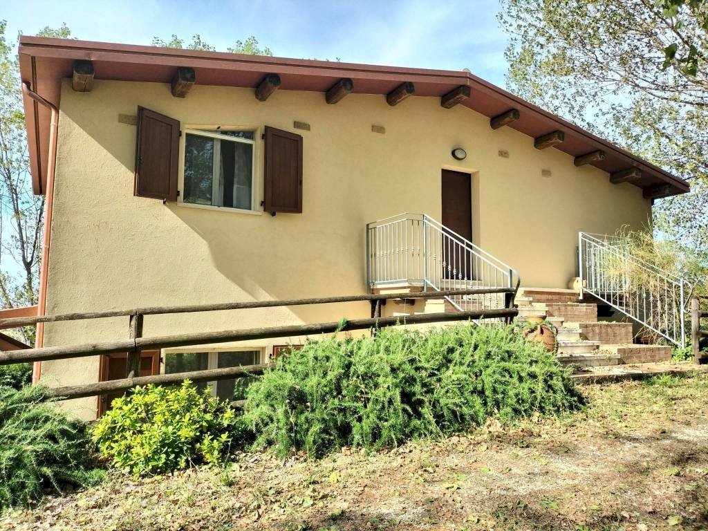 Facciata - Rustico via Guaina, 6, Santa Maria Nuova - foto 3