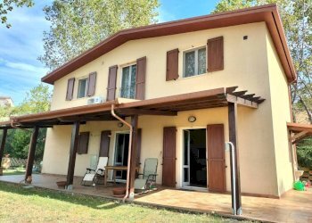 Facciata - Rustico via Guaina, 6, Santa Maria Nuova - foto 1