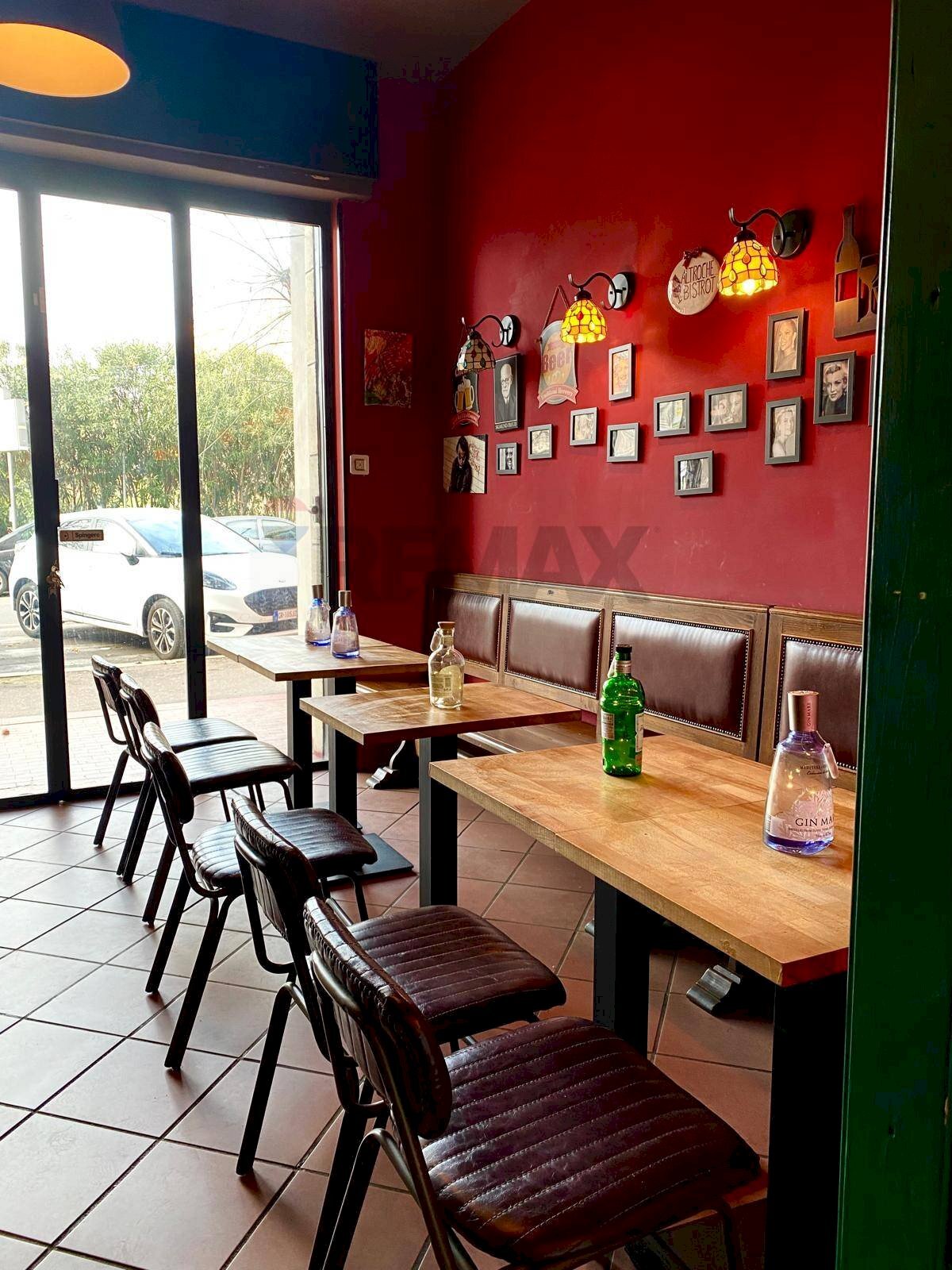 Sala da pranzo - Locale Commerciale Via Franco Sacchetti
 
83, Roma - foto 1