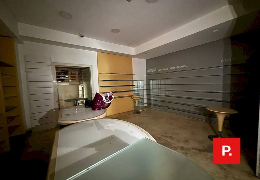 Foto 3 - Locale Commerciale piazza matteotti
9, Caserta - foto 3