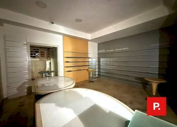 Foto 7 - Locale Commerciale piazza matteotti
 
9, Caserta - foto 7