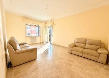 Salone - Quadrilocale via Emilio Salgari, Genova (zona Pegli) - foto 4