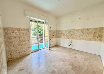 Cucina - Quadrilocale via Emilio Salgari, Genova (zona Pegli) - foto 8