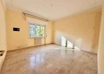 Camera da letto - Quadrilocale via Emilio Salgari, Genova (zona Pegli) - foto 11