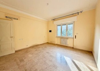 Camera da letto - Quadrilocale via Emilio Salgari, Genova (zona Pegli) - foto 13