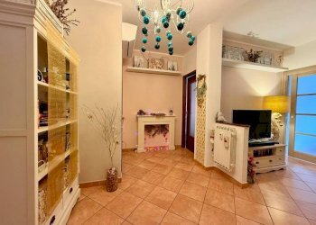 Soggiorno - Quadrilocale via Giacomo Leopardi, 1, Carmagnola - foto 4