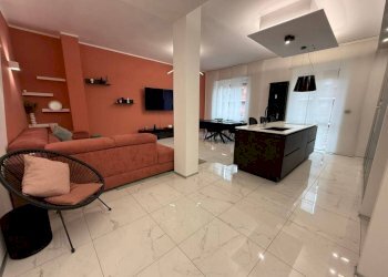 Salone - Quadrilocale corso Sebastopoli, 55, Torino (zona Lingotto) - foto 6