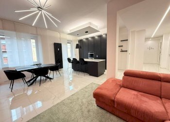 Salone - Quadrilocale corso Sebastopoli, 55, Torino (zona Lingotto) - foto 2