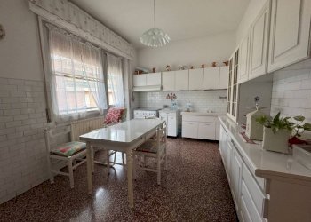 Cucina - Quadrilocale via Giovanni Guglielmo Longo, Genova (zona Pegli) - foto 8