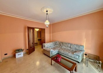 Soggiorno - Appartamento via Fratelli Rosselli, 130, Biella - foto 6