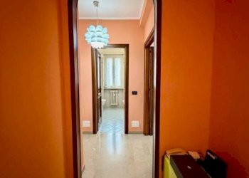 Corridoio - Appartamento via Fratelli Rosselli, 130, Biella - foto 14