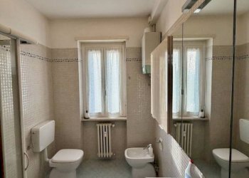 Bagno - Appartamento via Fratelli Rosselli, 130, Biella - foto 19