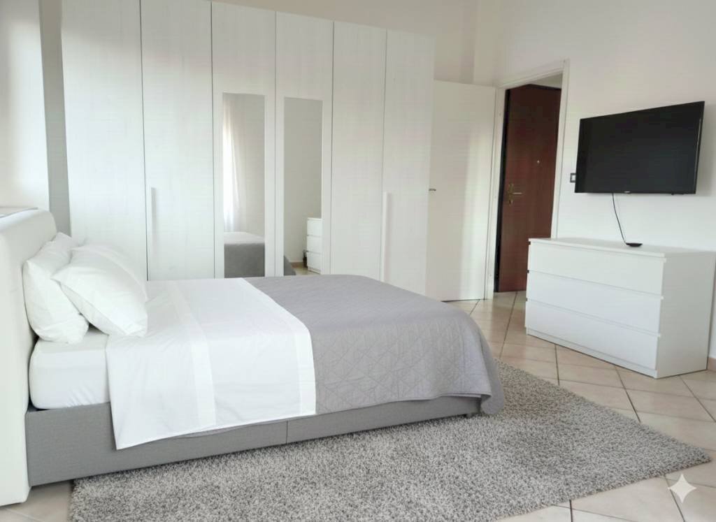 Camera da letto - Bilocale strada Roccacatene, 7, Trofarello - foto 1