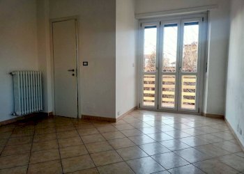 Camera da letto - Bilocale strada Roccacatene, 7, Trofarello - foto 12