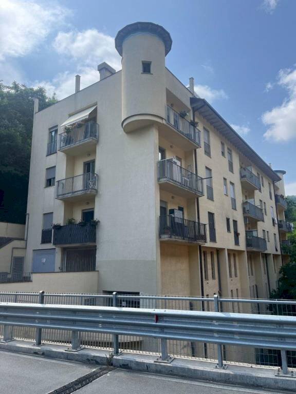 Facciata - Bilocale via al Torrente Molinassi, 14, Genova (zona Sestri Ponente) - foto 3