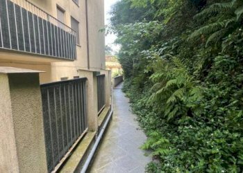 Cortile interno - Bilocale via al Torrente Molinassi, 14, Genova (zona Sestri Ponente) - foto 7