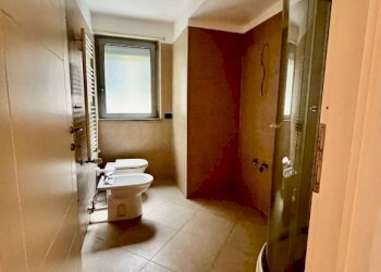 Bagno - Bilocale via al Torrente Molinassi, 14, Genova (zona Sestri Ponente) - foto 9