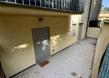 Cortile interno - Bilocale via al Torrente Molinassi, 14, Genova (zona Sestri Ponente) - foto 12