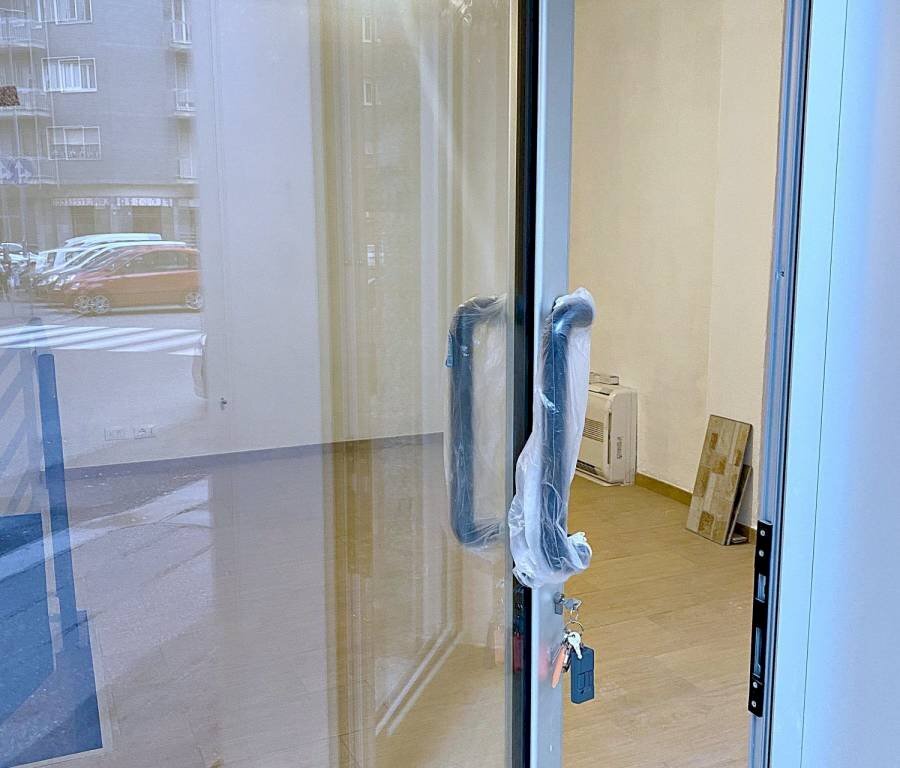 Dettagli - Negozio via Pallanza, 24, Torino (zona Vanchiglietta) - foto 3