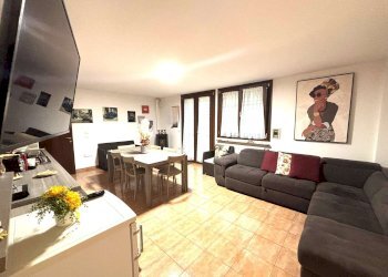 soggiorno/cucina taverna - Trilocale via San Giobbe, 72, Argelato - foto 3