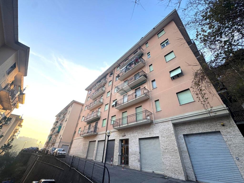 Three-room apartment Salita Brasile, Genova (neighborhood Bolzaneto) - photo 1