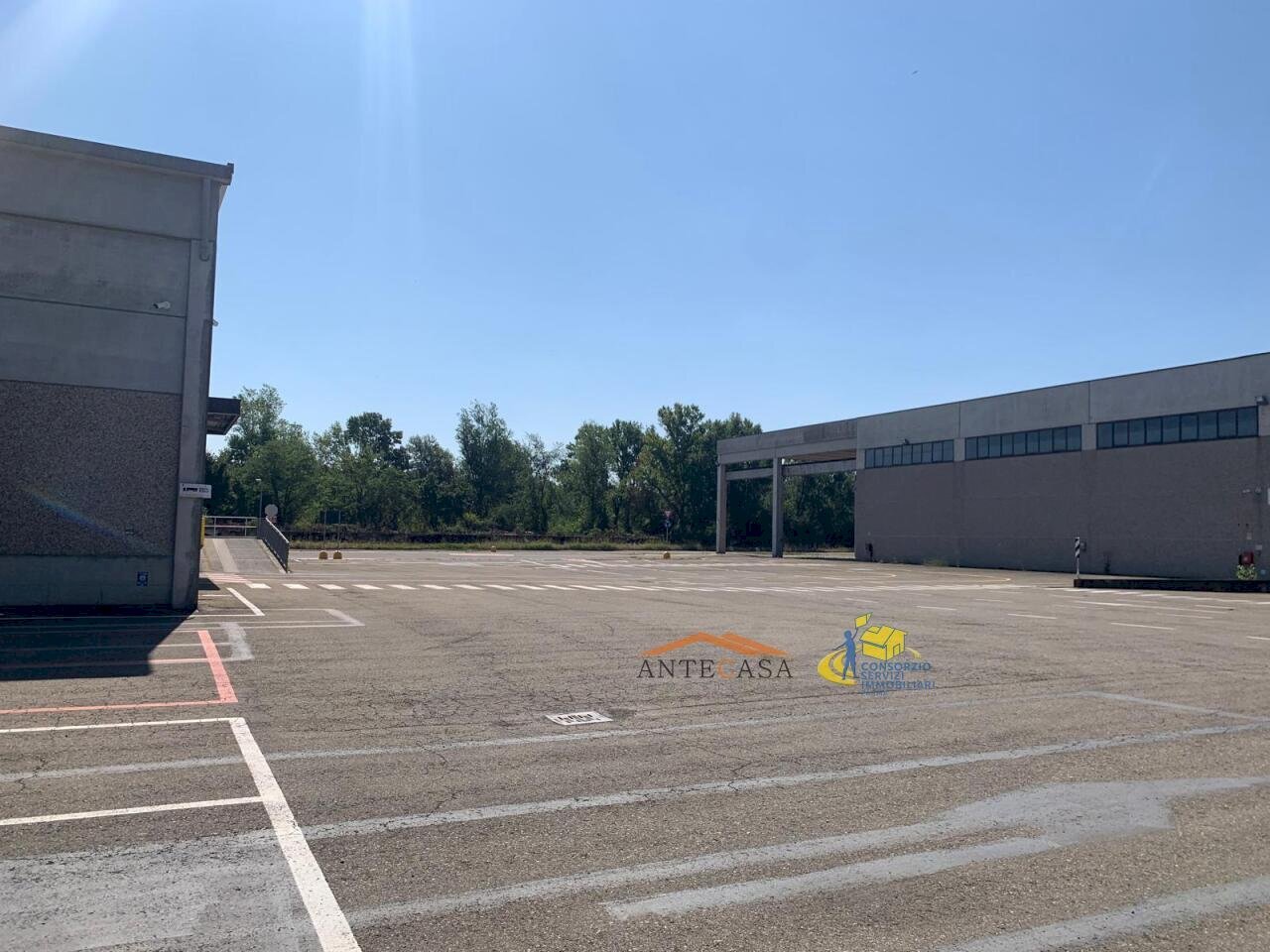 Commercial Premises Via Londra, Fontevivo - photo 3