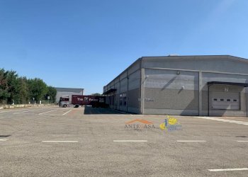 Commercial Premises Via Londra, Fontevivo - photo 2