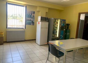 WhatsApp Image 2025-10-07 at 11.44.4.jpeg - Commercial Premises Via Londra, Fontevivo - photo 13