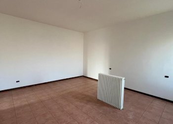 camera matrimoniale - Appartamento via foscolo  1, Mozzate - foto 8