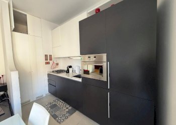 cucina attrezzata a vista - Trilocale Via Leonardo da Vinci, Alassio - foto 12