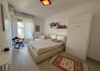 camera padronale  con balcone - Trilocale Via Leonardo da Vinci, Alassio - foto 14