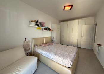 camera padronale con balcone - Trilocale Via Leonardo da Vinci, Alassio - foto 16