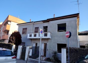 IMG_20260121_095432.jpg - Casa indipendente Viale Antonio Gramsci RO, Rovigo - foto 1