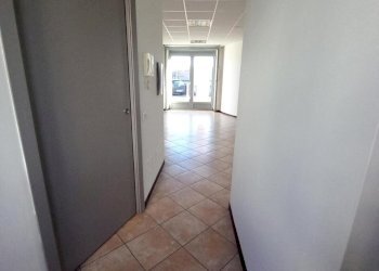 1000234019.jpg - Commercial Premises Viale Pavia, Lodi - photo 6