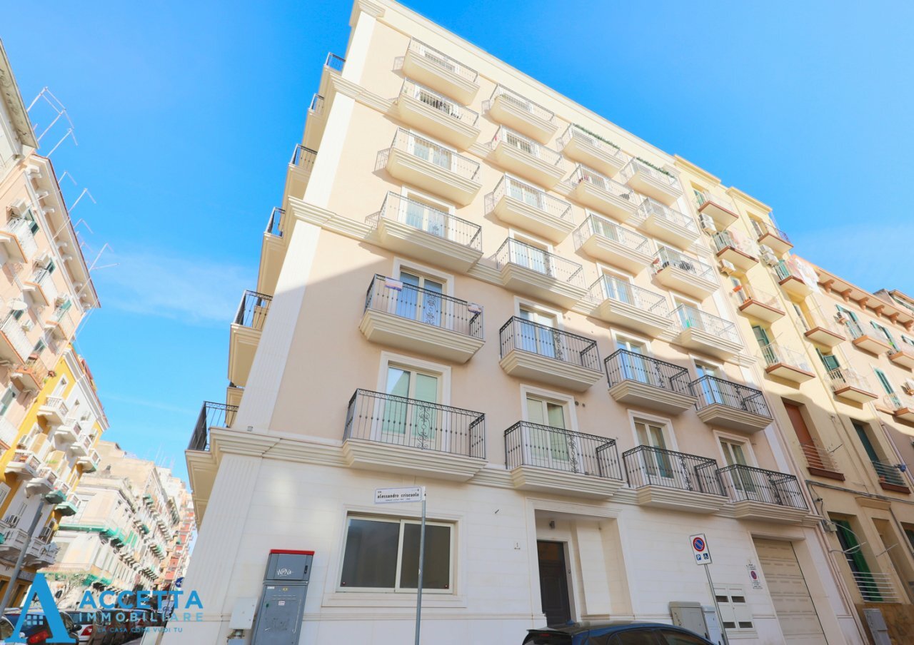 facciata - Quadrilocale Via Criscuolo 1, Taranto - foto 1