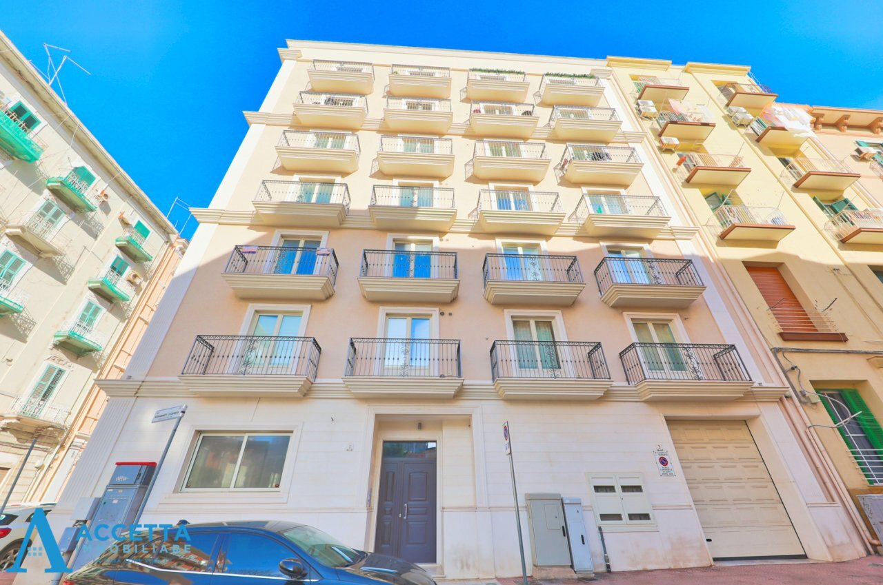facciata - Four-room apartment Via Criscuolo 1, Taranto - photo 1