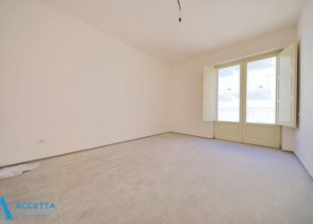 camera da letto - Quadrilocale Via Criscuolo 1, Taranto - foto 11