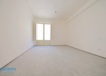 camera da letto - Quadrilocale Via Criscuolo 1, Taranto - foto 16