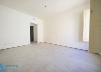 camera da letto - Quadrilocale Via Criscuolo 1, Taranto - foto 17